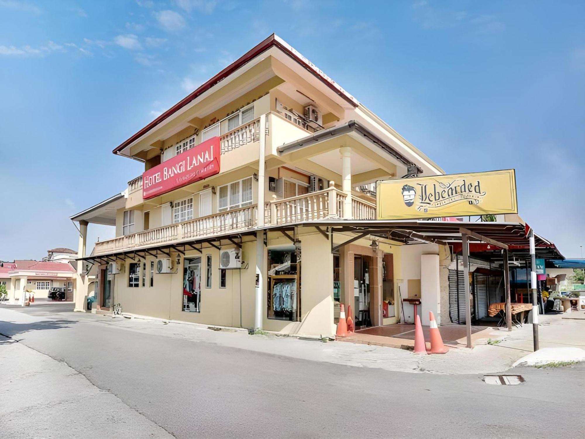 Oyo 44094 Bangi Lanai Hotel Exterior photo